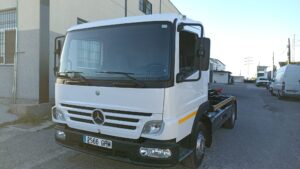 MERCEDES 8T MULTILIFT -PORTACONTENEDORES-