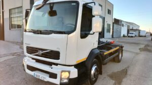 VOLVO FL 240 PORTACONTENEDORES