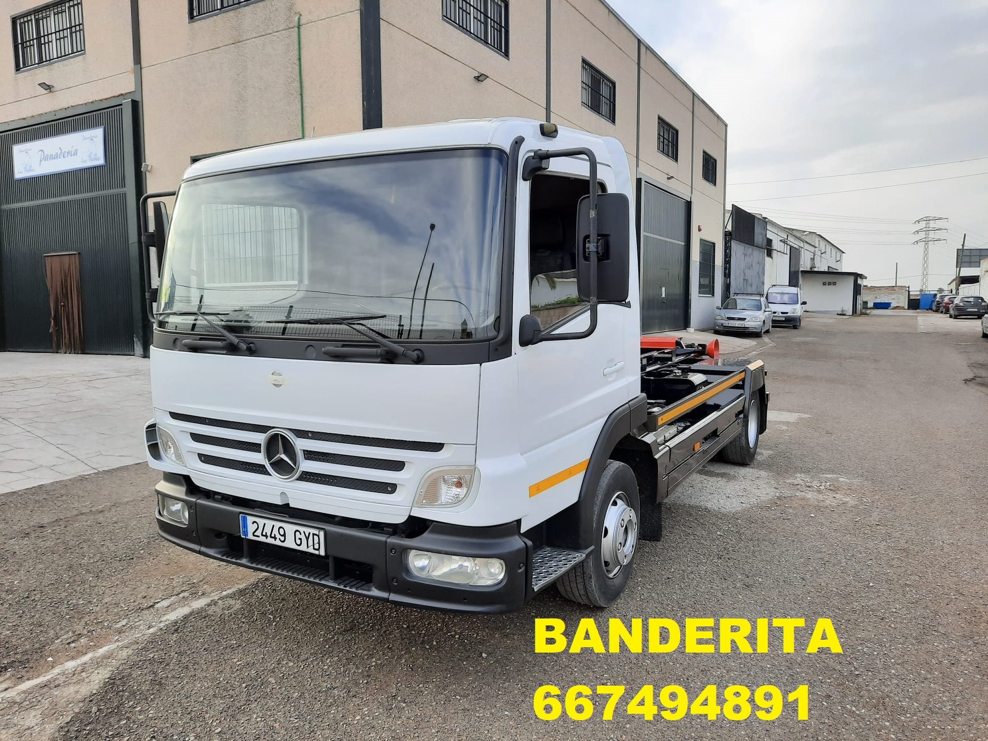 MERCEDES 12T ATEGO PORTACONTENEDORES -TORRETA ELEVABLE-