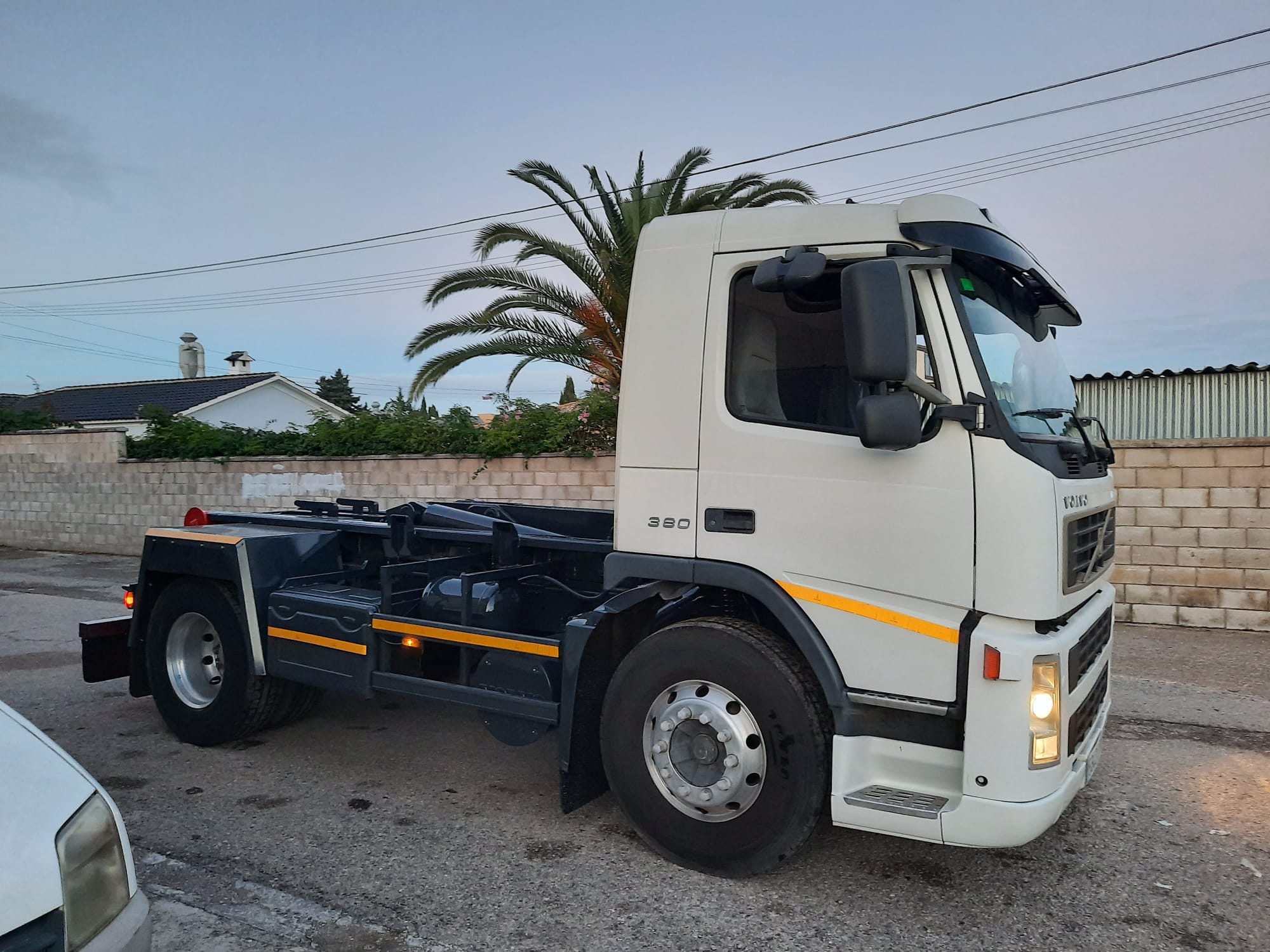 VOLVO 18T PORTACONTENEDORES - Imagen 3