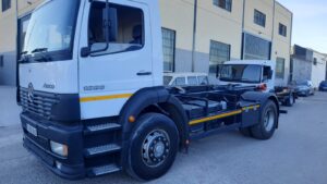 MERCEDES 18T ATEGO MULTILIFT