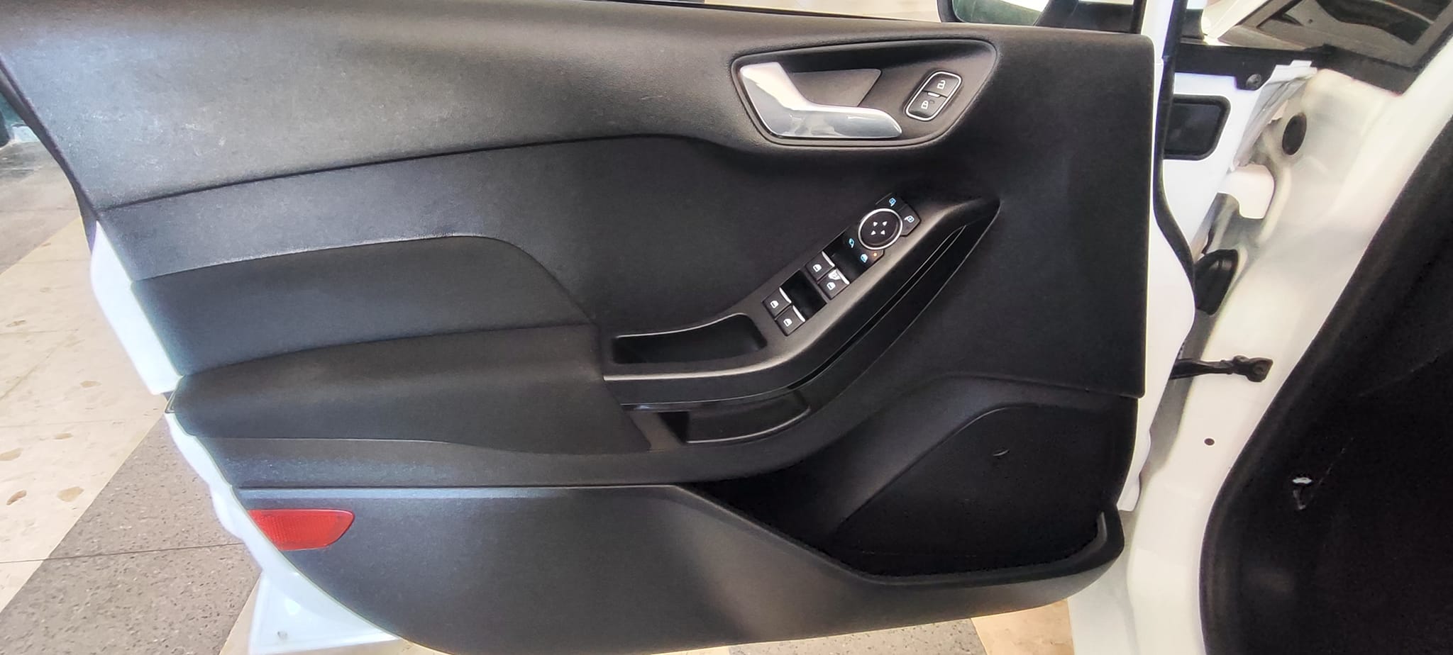 FORD FIESTA - Imagen 7