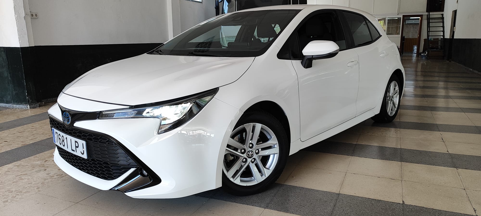 TOYOTA COROLLA 1.8 125H ACTIVE TECH E-CVT