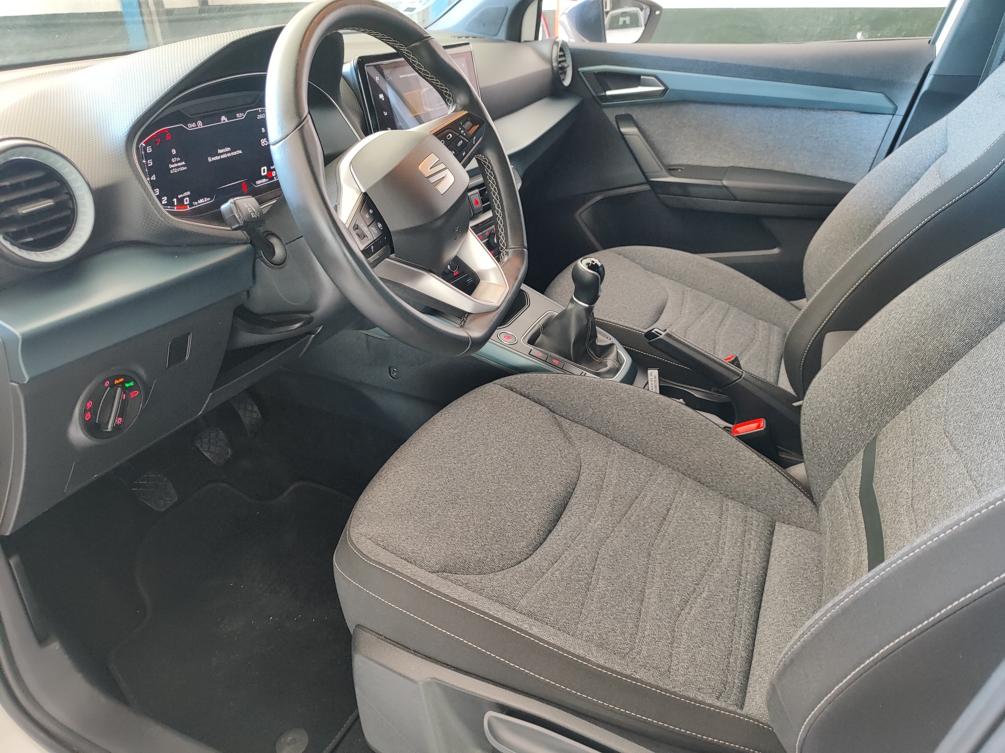 SEAT ARONA - Imagen 3