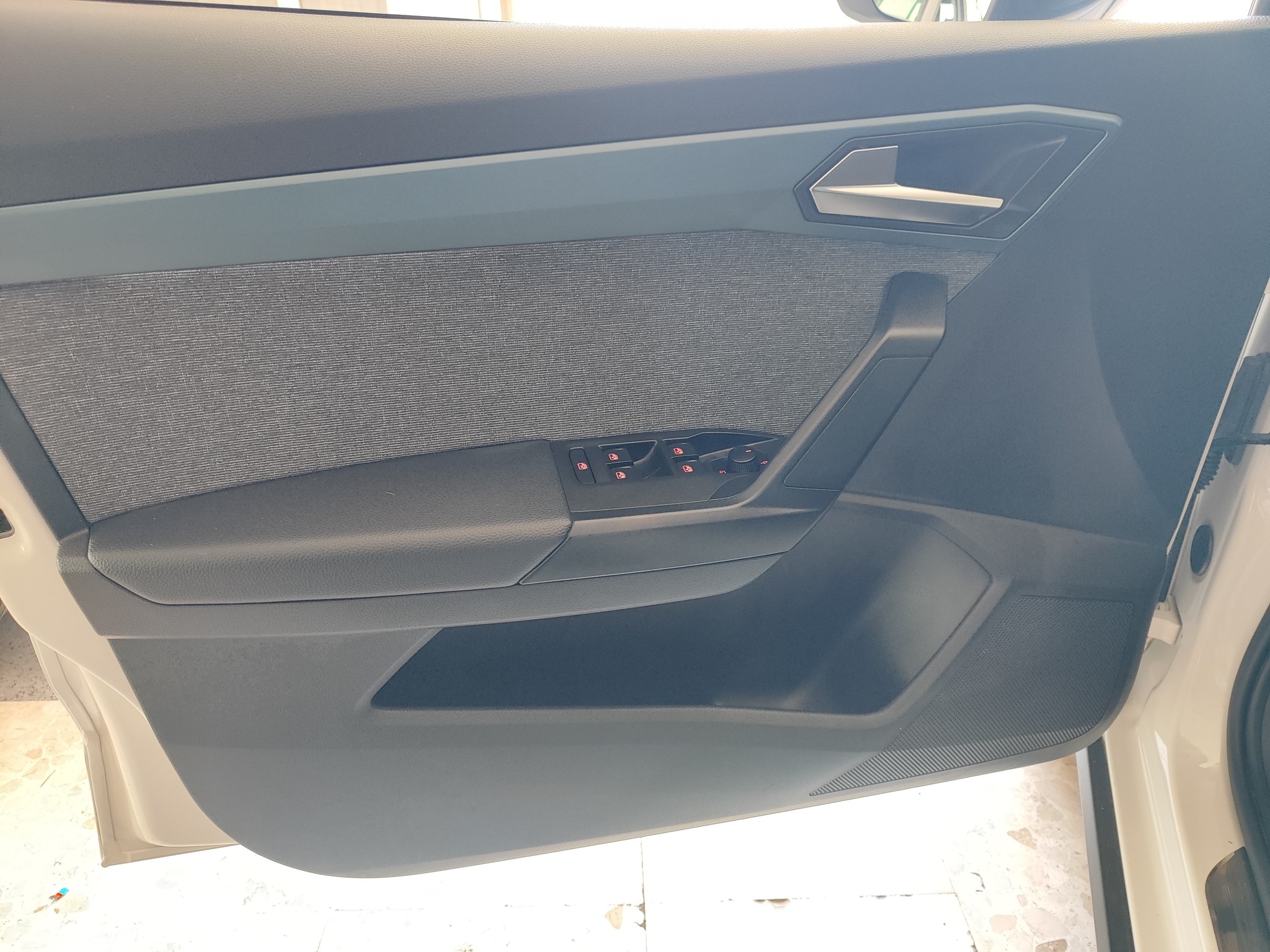 SEAT ARONA - Imagen 4