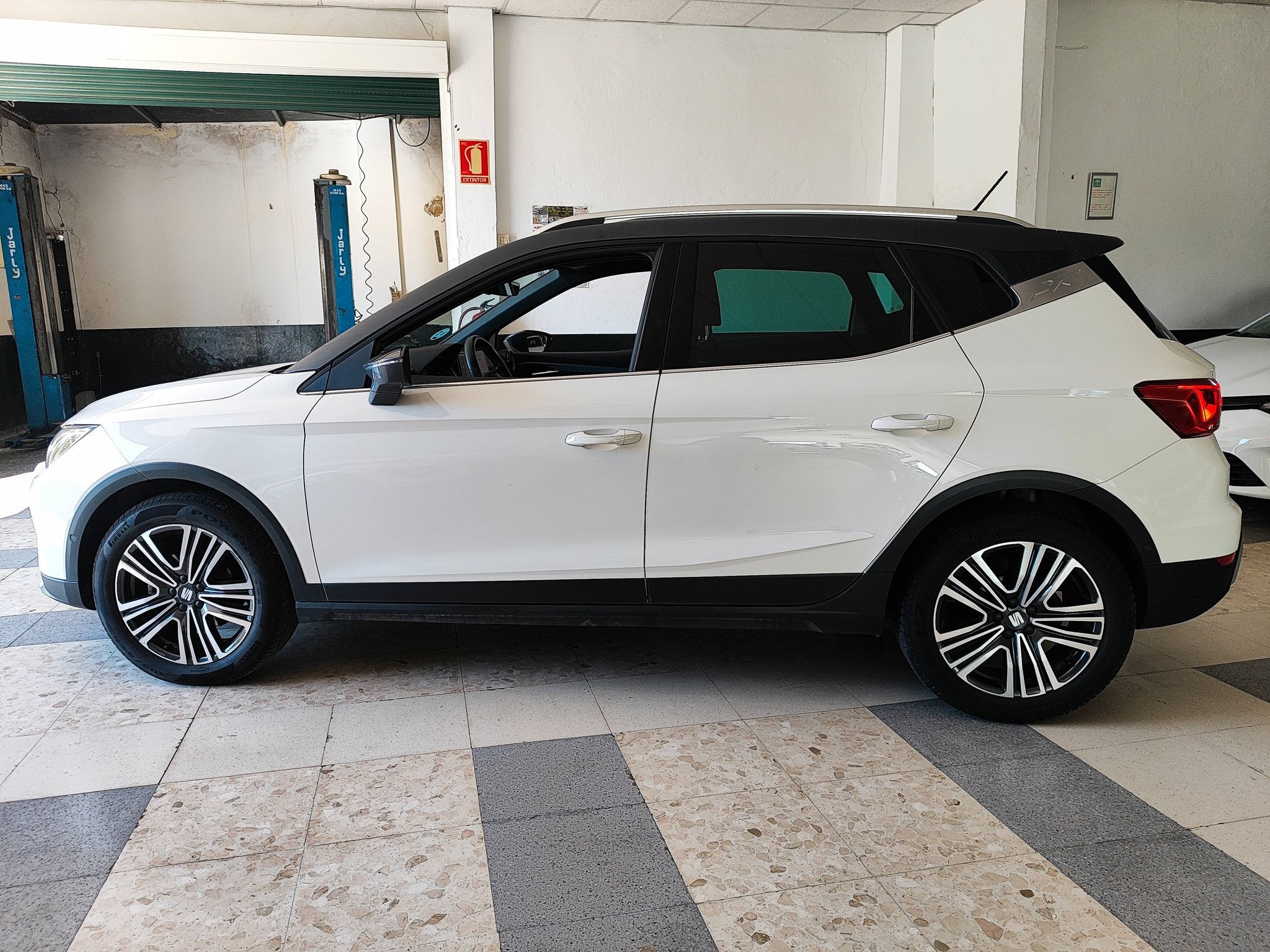 SEAT ARONA - Imagen 9